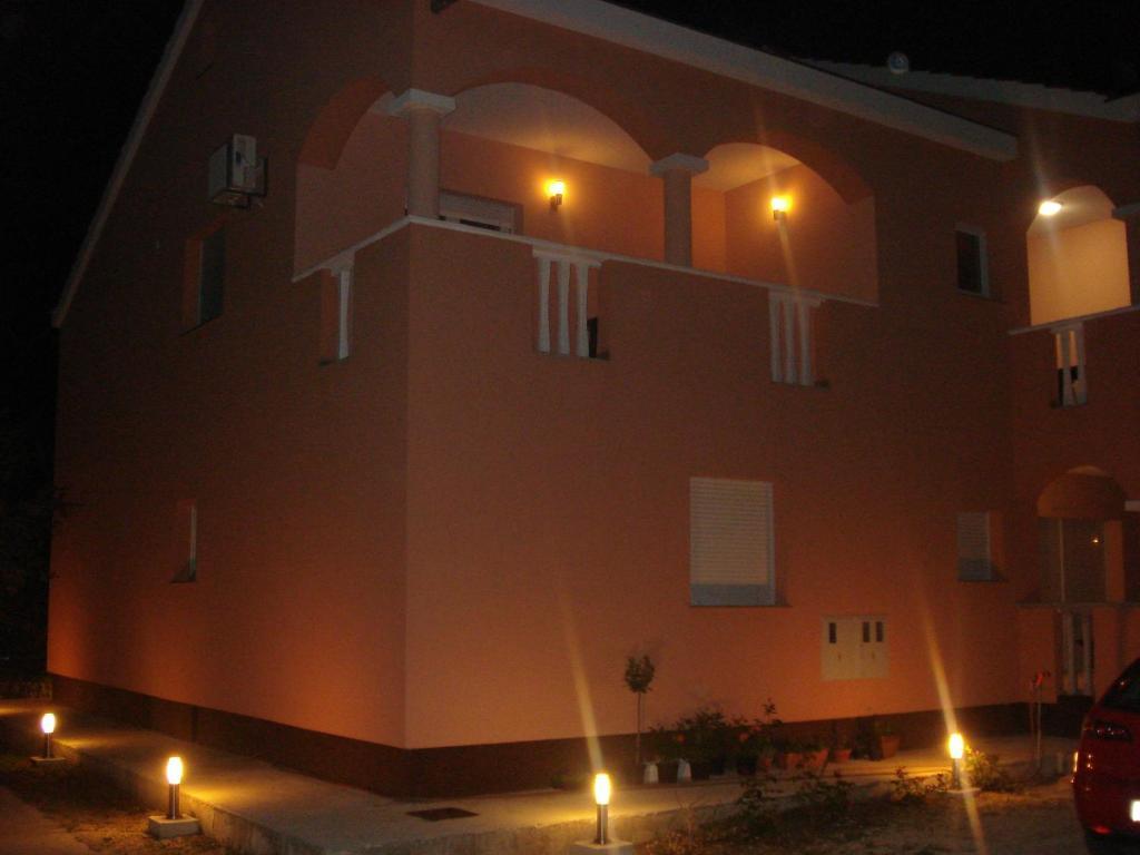 Apartments Luna Sukosan Luaran gambar